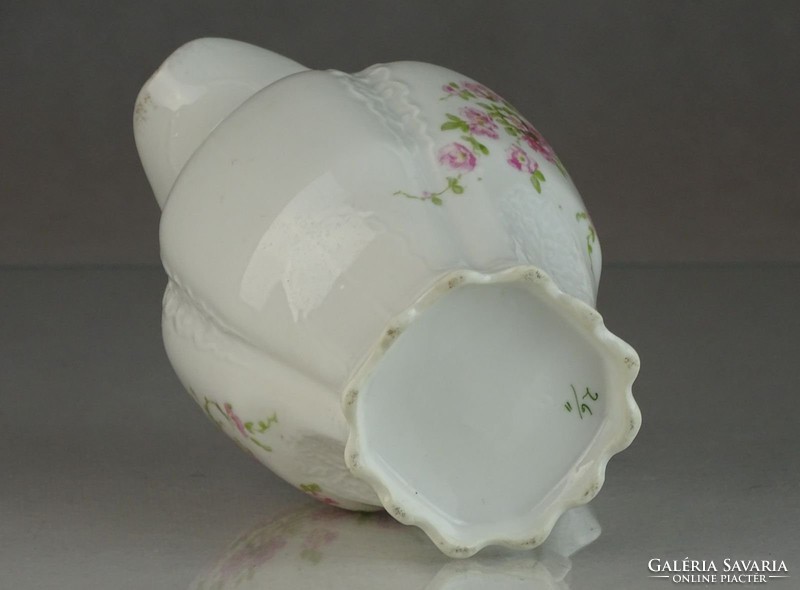 0L277 Antik porcelán tejszínes kiöntő 14.5 cm