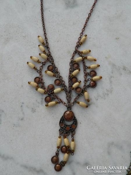Neck with blue pearls