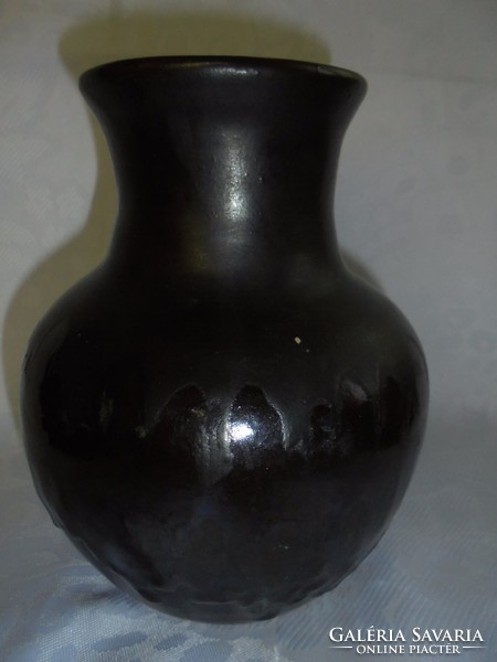 Jelzett Illés kerámia váza