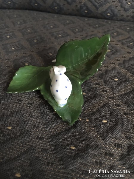 Herend mini bunny on a leaf - there are 2 blue and pink speckled bunnies