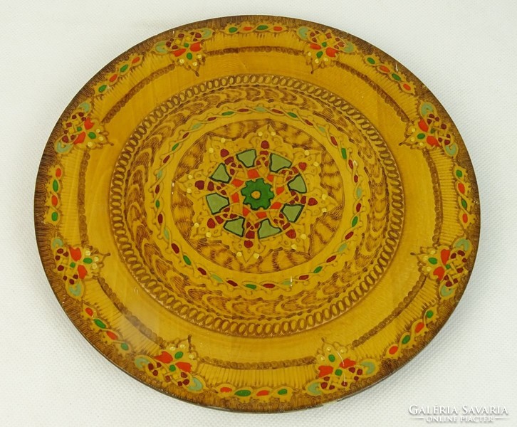 0L708 Égetett díszítéses festett fa tányér 24 cm
