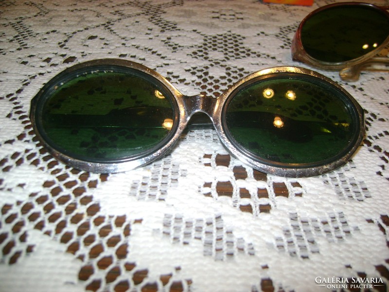 Retro napszemüveg - két darab együtt