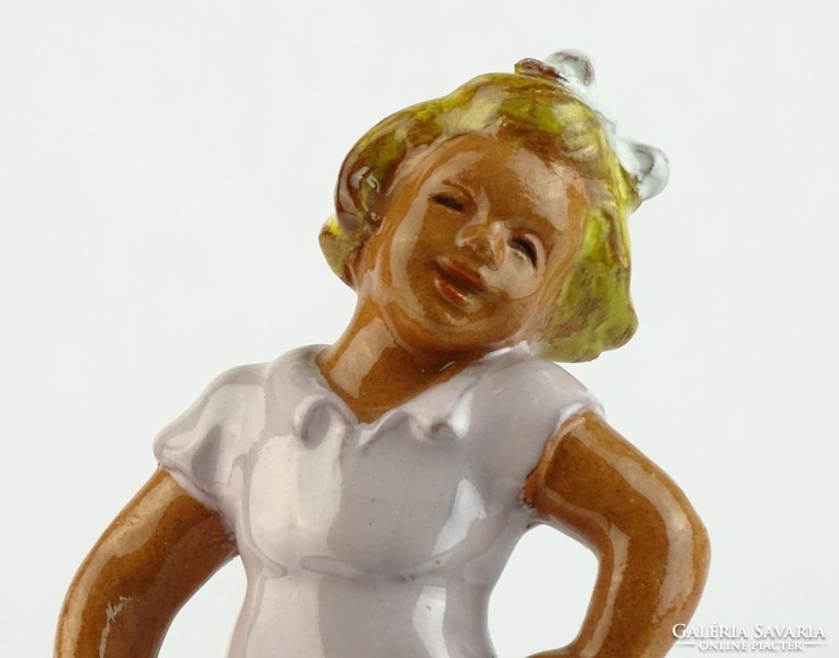 0L811 Jelzetlen kerámia szőke hajú kislány figura
