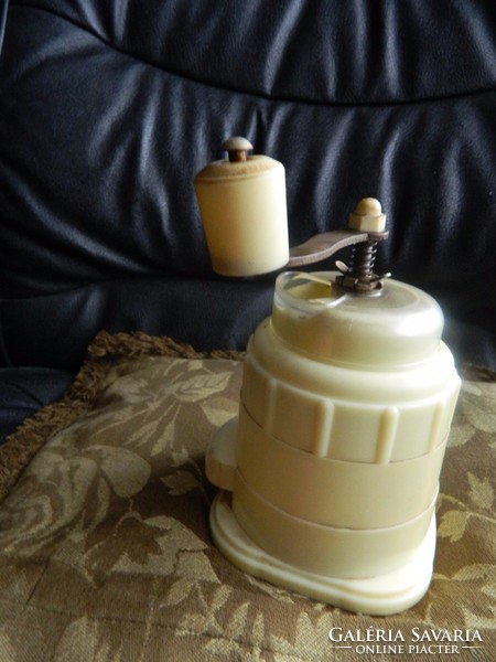 Antique drawer grinder (with vinyl body: rare)