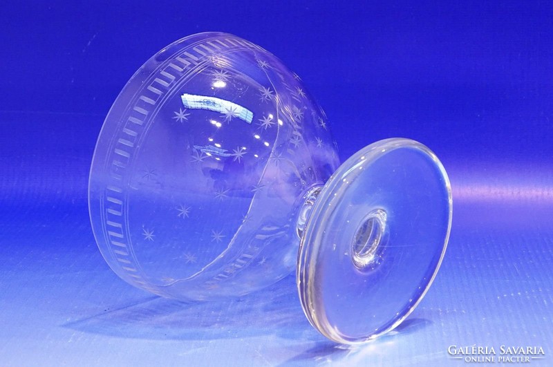 0J936 Antik csiszolt díszítésű üveg kehely