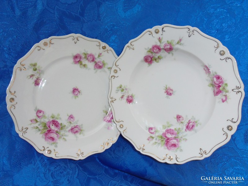 Gyönyörű rózsás aranyszélű porcelán tányérok