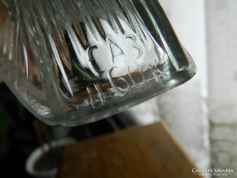 Retro kenu alakú üveg asztalközép