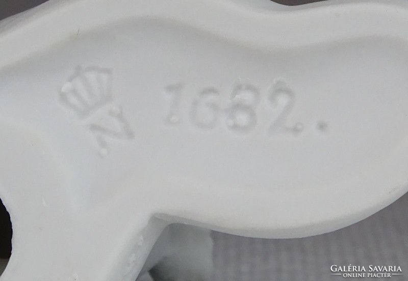 0M655 Régi Nápolyi Capodimonte porcelán figura 8cm