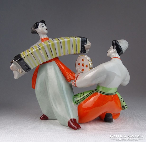 0M649 Kétalakos táncoló orosz porcelán figura