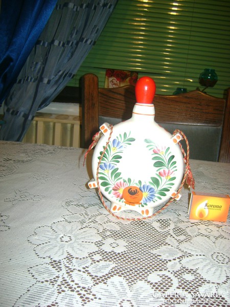Old ceramic water bottle, botella