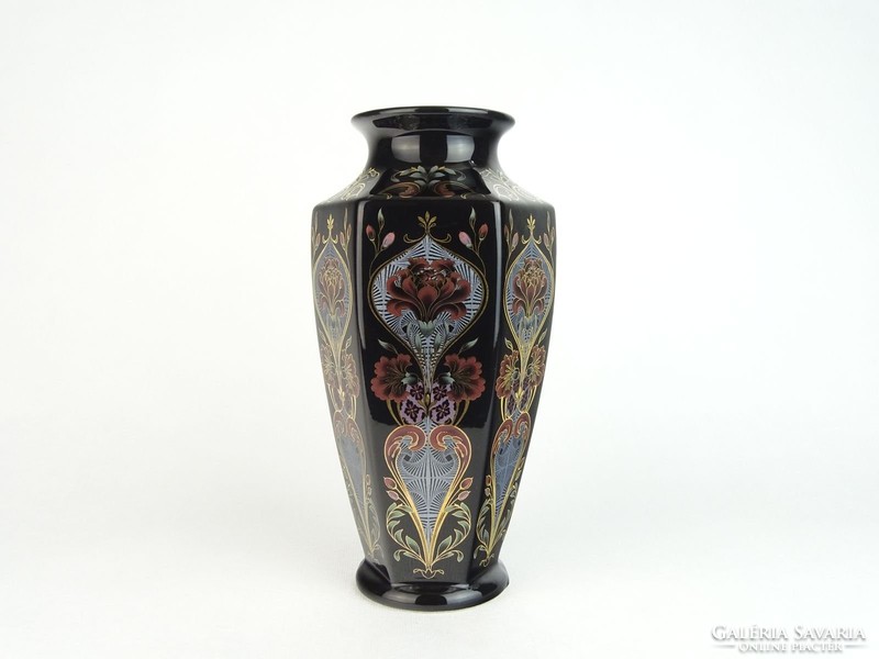 0N625 Jelzett fekete olasz porcelán váza 25 cm