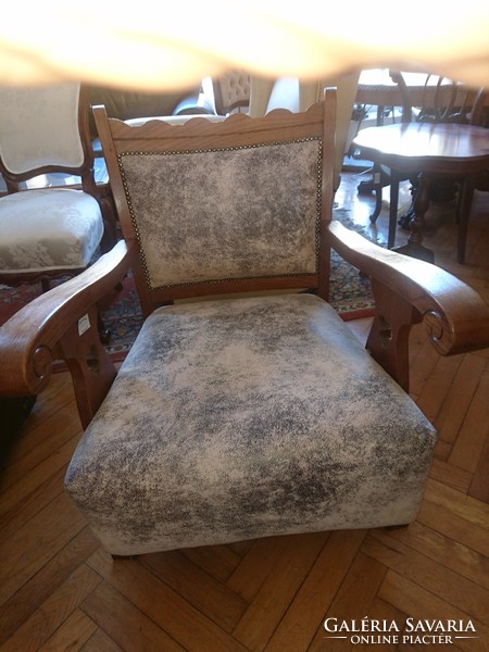 Renesans tölgy fotel eladó