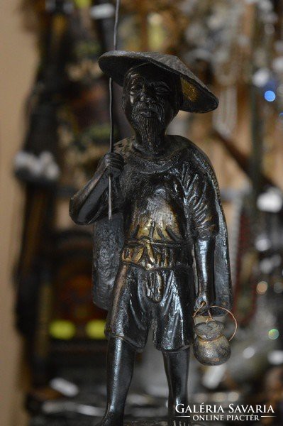 Régi kínai sárgaréz figura