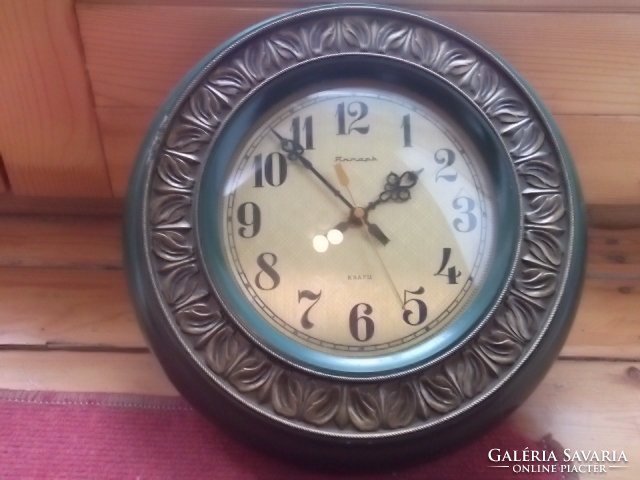 Retro wall clock in antique design with moss green-gold dia.30 Cm
