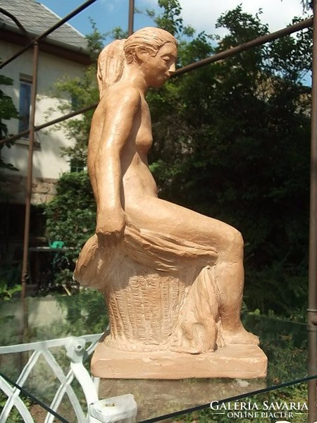 Törölköző nő-akt terrakotta, jelz.kisplasztika-szobor