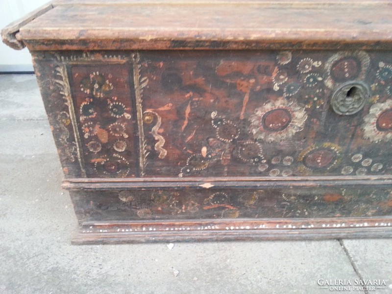 Painted (tulip) chest in need of renovation with the inscription 1863