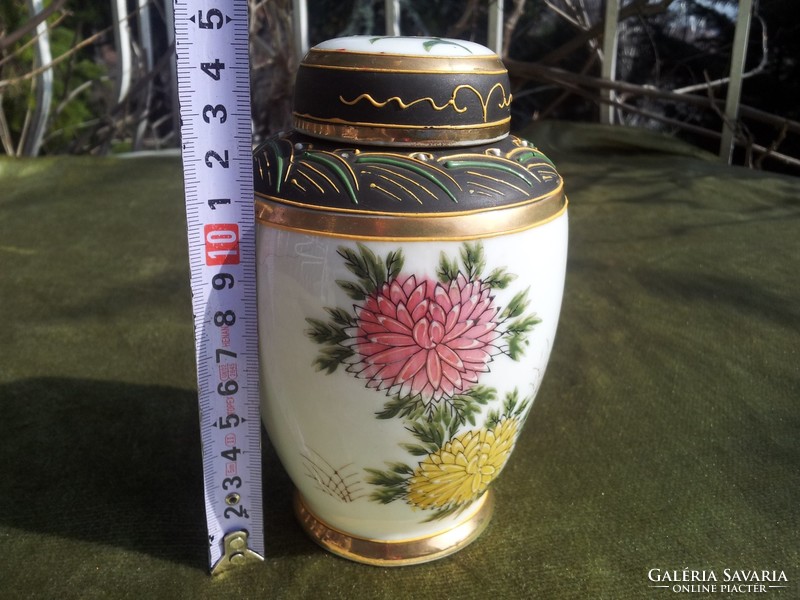 Japanese lidded urn vase