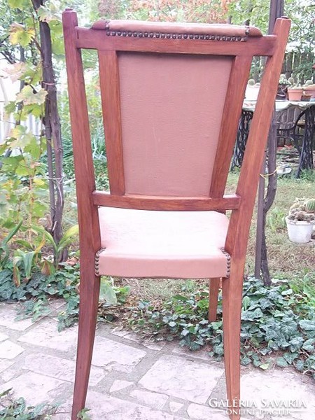 Art deco bőrkárpitos szék masszív, stabil