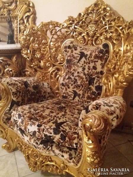 Huge baroque throne chairs + gift table