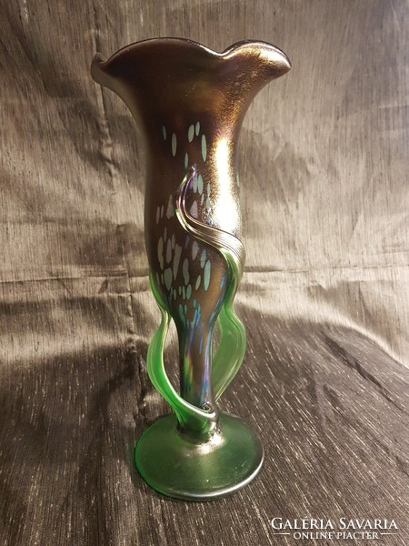 Wonderful blown art nouveau iridescent flower-shaped glass vase