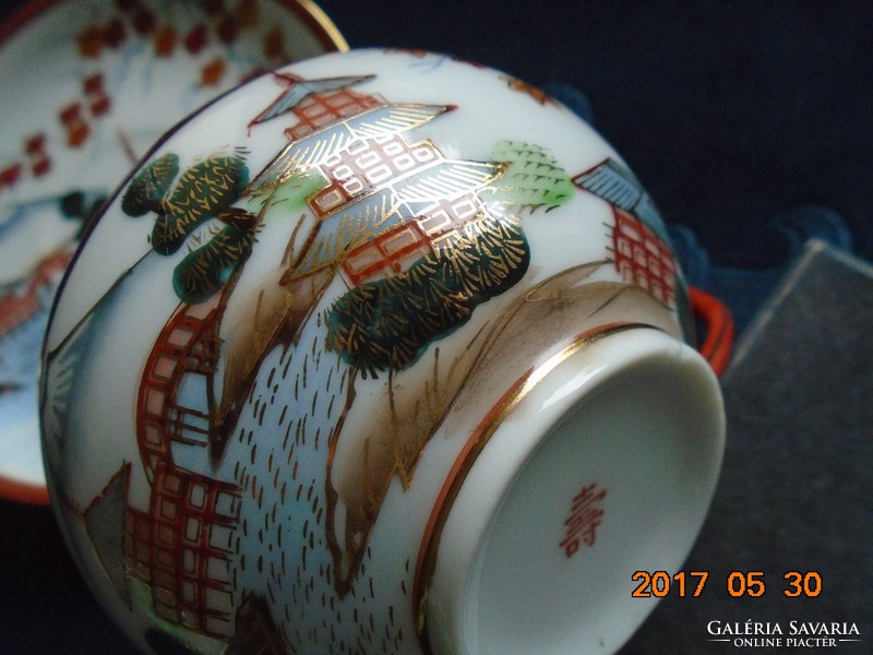 Kutani kézzel festett aranykontúrozott japán tojáshéj teás csésze alátéttel