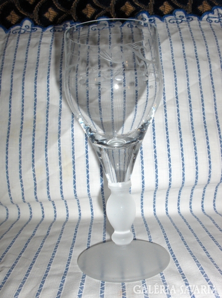 Beautiful stemmed glass goblet - 17 cm - for collectors