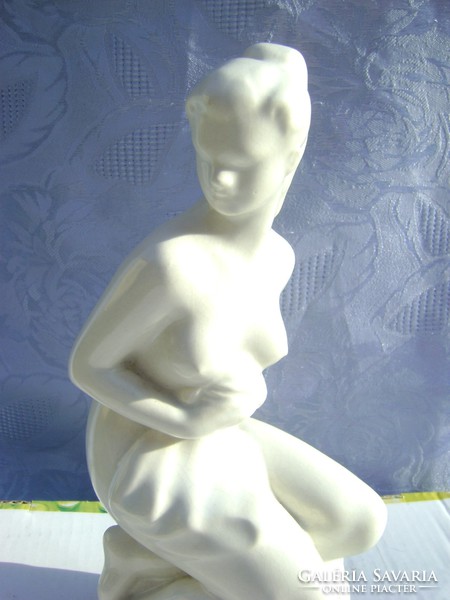Majolica faience naked statue is the work of sculptor Sándor Oláh