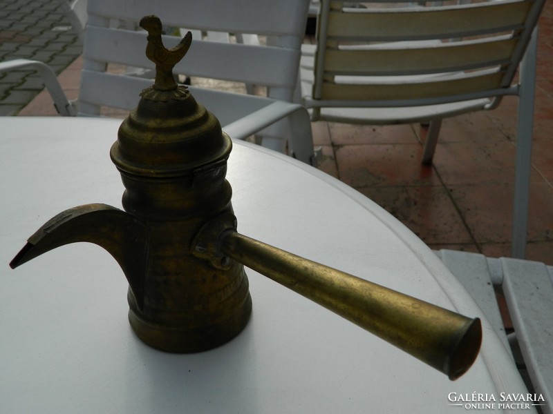 Kézzel kalapált és gravírozott antik török kávékiöntő - réz kiöntő