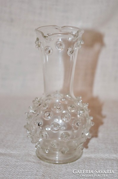 Tüneményes szakított bütykös üveg kis váza