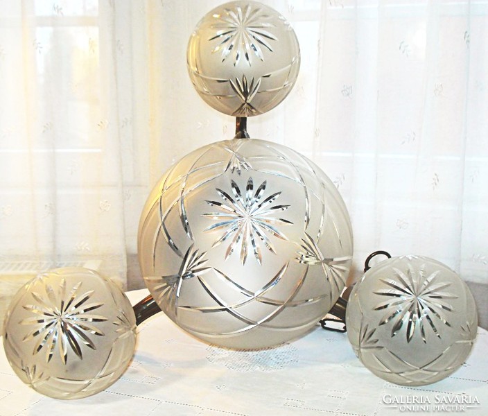 Antik bronz csillár, csiszolt üveg búrákkal