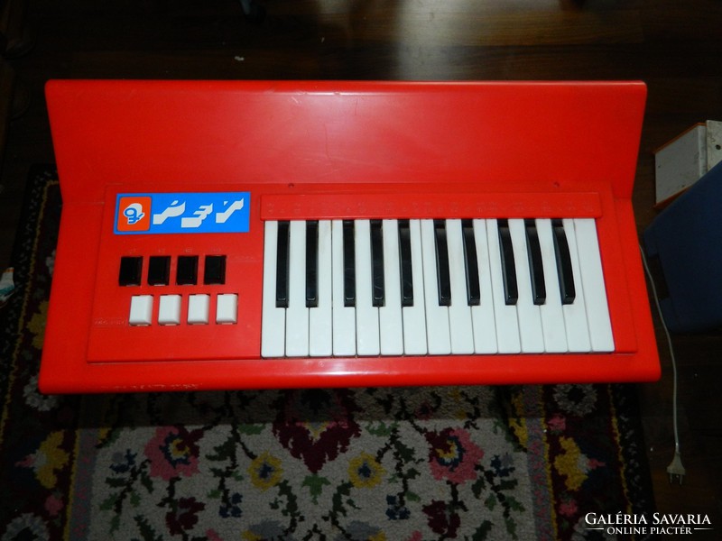 Giaccaglia Electric Organ - Synthesizer