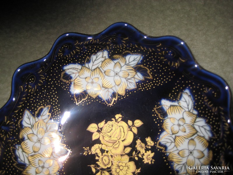 Lin je creation brand, fine, cobalt porcelain, painted with 24 carat gold, 15 x 6.5 cm