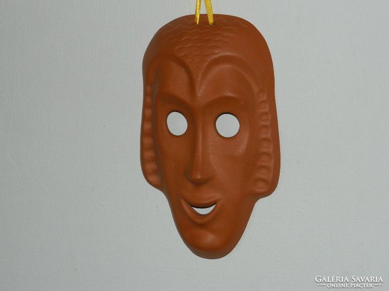 Wall-mounted ceramic mask - you can even put it on...