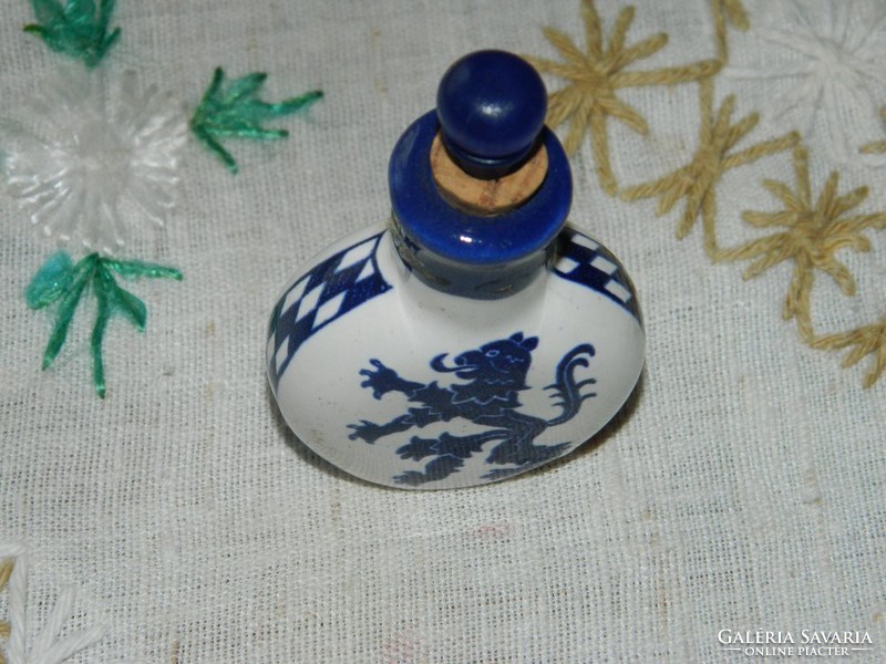 Small vial with a dragon pattern