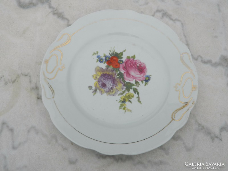 Antique floral centerpiece - plate