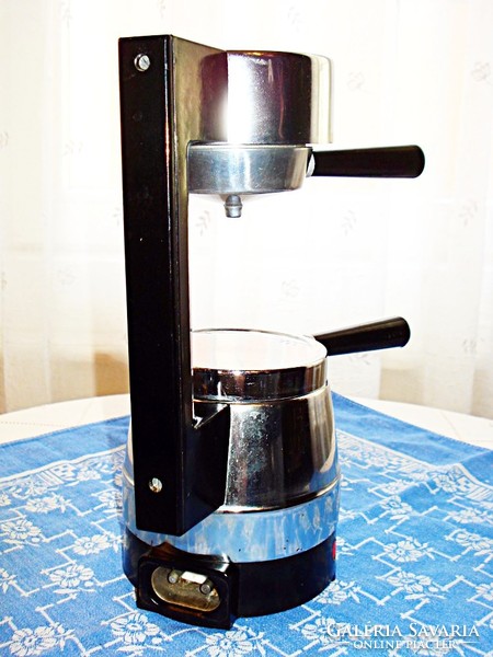 Espresso elektromos kávéfőző, jénai kiöntővel