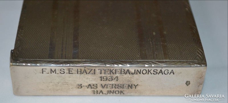 Ezüst gyufatartó ' Tekebajnokság 1934 ' felirattal 