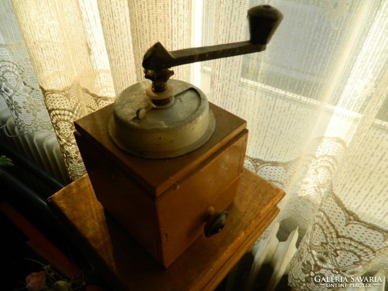 Antique refurbished working wooden box table grinder