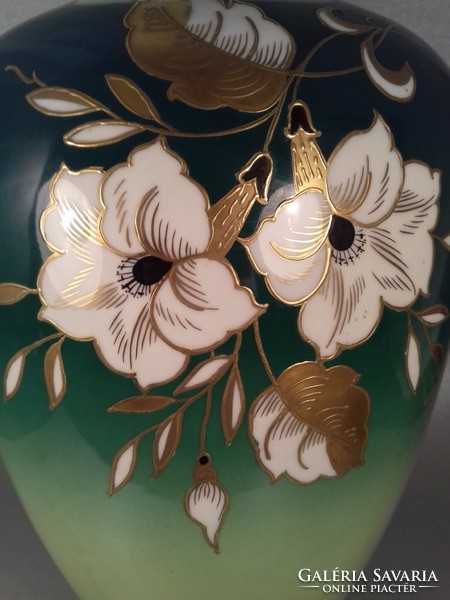 Tavaszi virágcsokor éke kedvező áron! Wallendorf aranyozott öblös nagy méretű porcelán váza