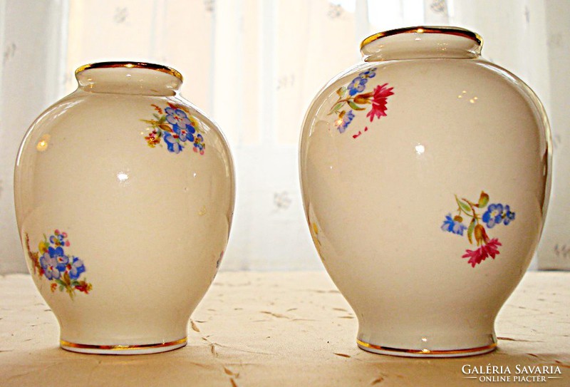 Drasche porcelán apró virágmintás kisvázák