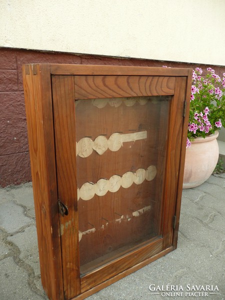 Antique art deco key cabinet from the 1930s in good condition