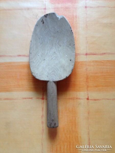 Floury wooden spoon collectors!