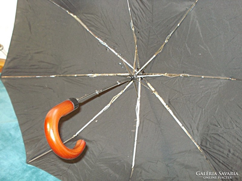 Fa markolatú, félautomata, férfi esernyő