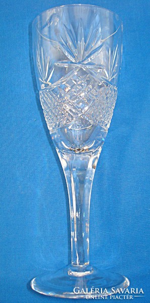 Hand-cut lead crystal wine glasses (6 pcs)
