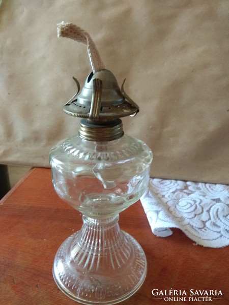 Üveg petroleum lampa