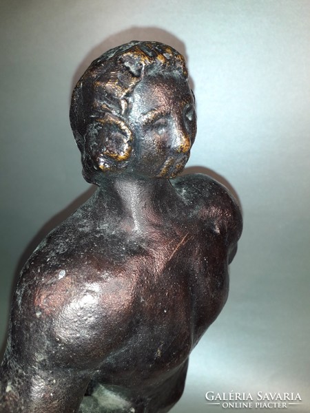 Herczeg Kis Béla jelzett bronzírozott fém szobor nagyméretű látványos 34 cm bodybuilder vagy Toldi