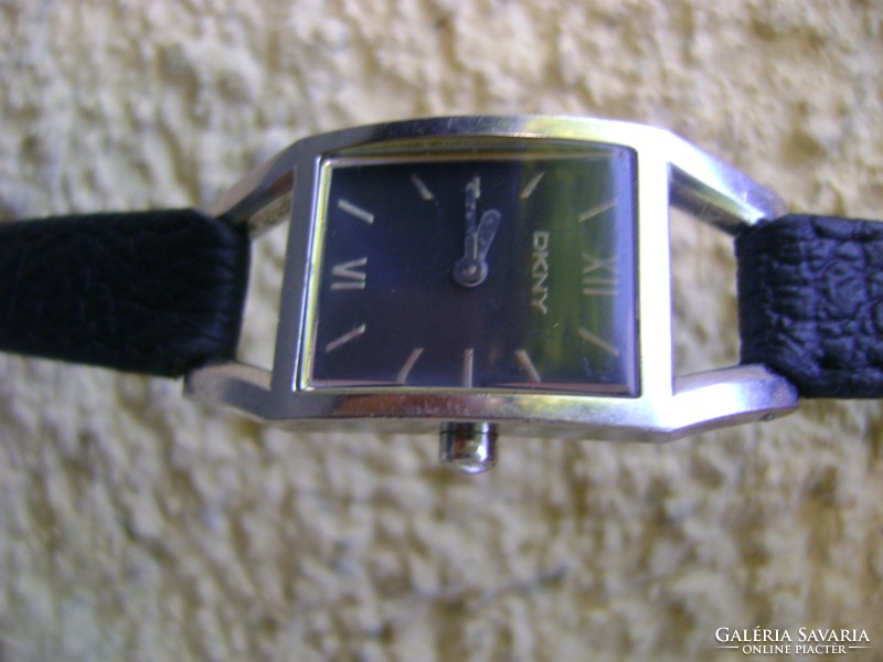 Original dkny women's jewelry watch is beautiful. Cheap.
