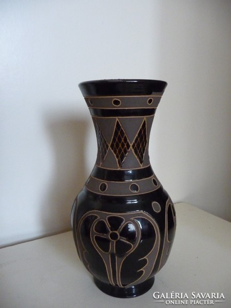 Mezőtúr ceramic vase by Sándor Steinbach