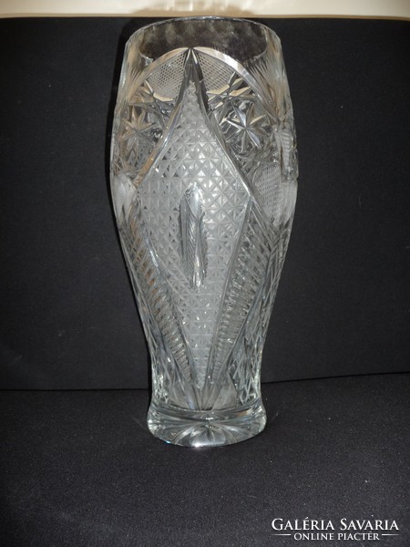 Richly carved lead crystal vase on the entire surface (30 cm)