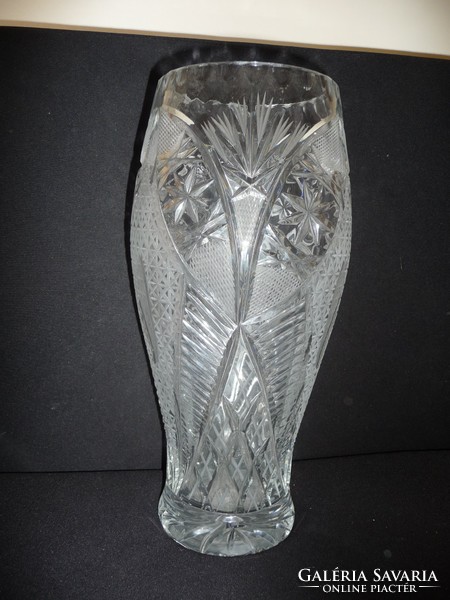 Richly carved lead crystal vase on the entire surface (30 cm)